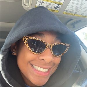 Meet your Posher, Asia